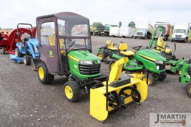 Image of John Deere X758 equipment image 1