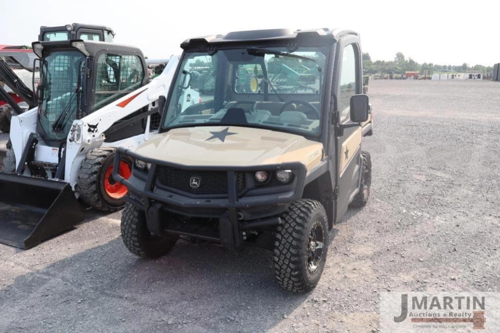 Image of John Deere XUV 835R Primary image