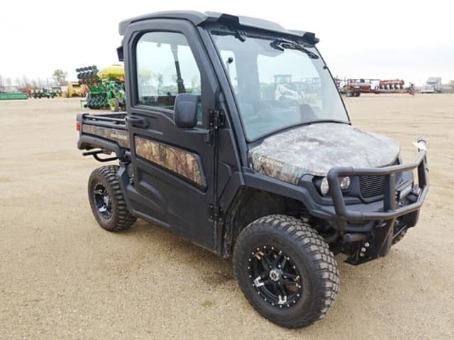 Image of John Deere XUV 835M equipment image 1