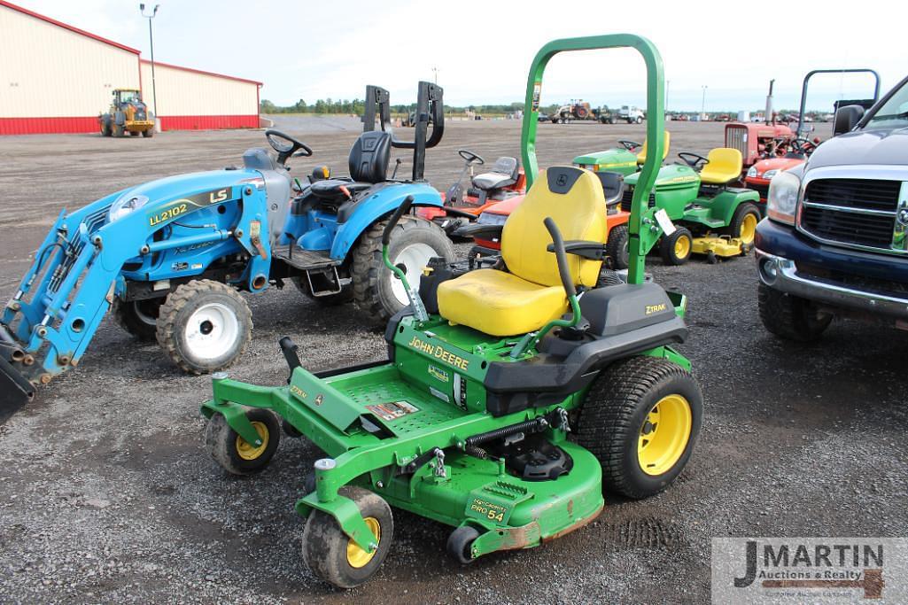 Image of John Deere Z735M Primary image