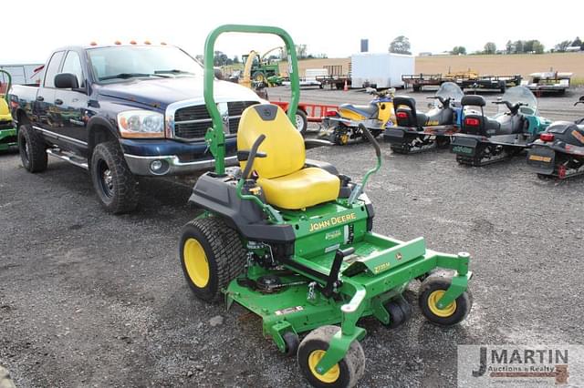 Image of John Deere Z735M equipment image 1