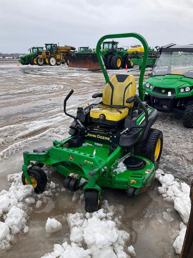 Image of John Deere Z930M equipment image 1