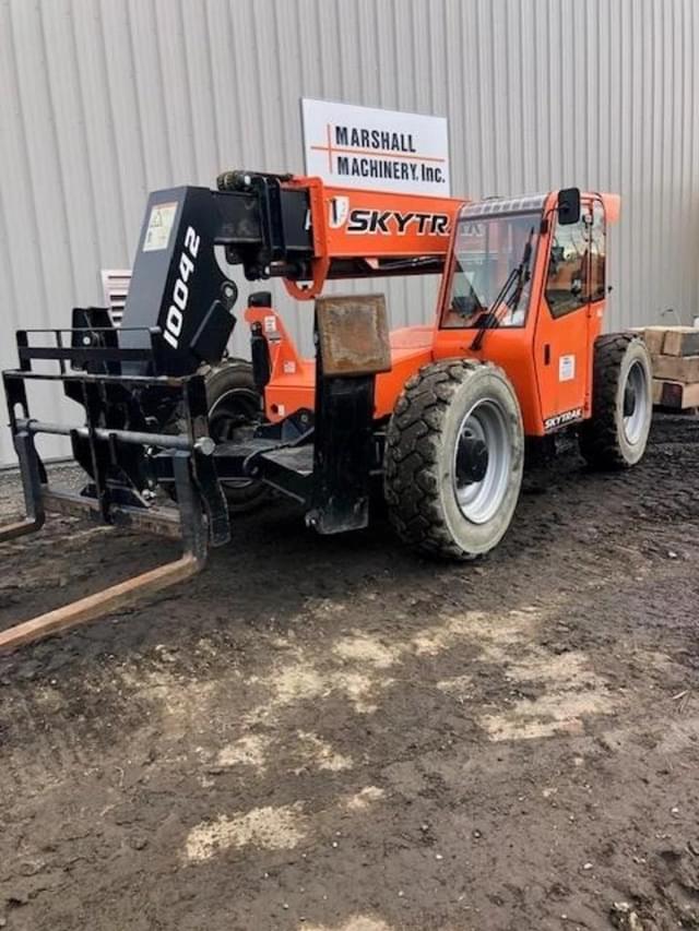 Image of JLG 10042 equipment image 1