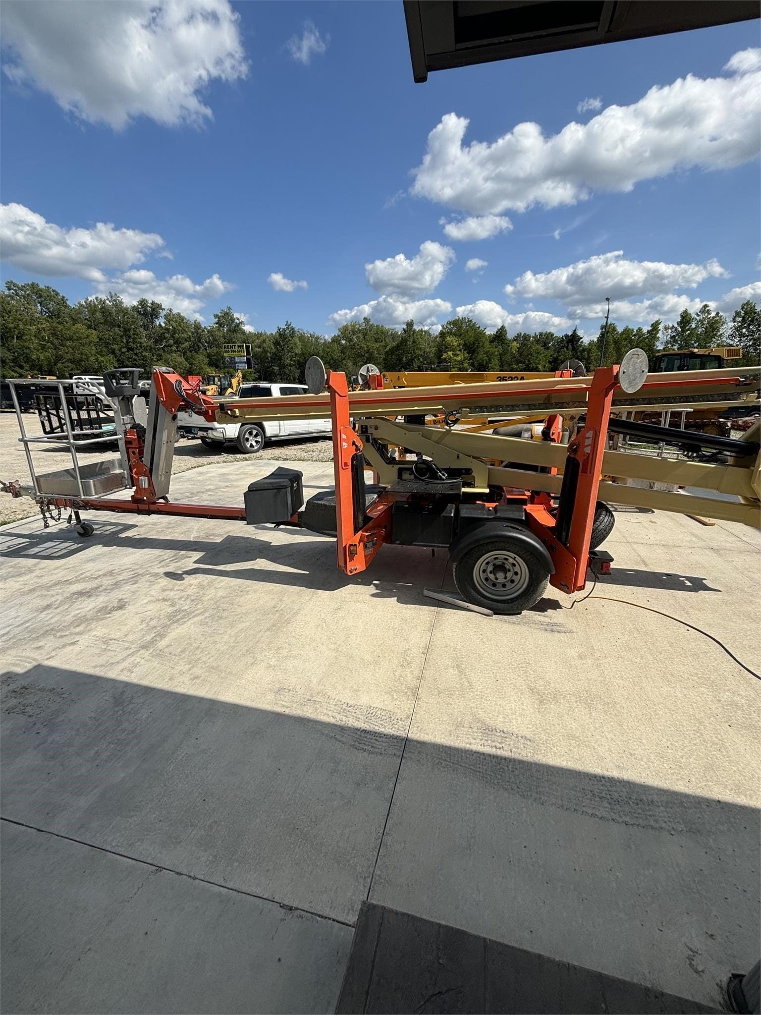 2021 JLG T500J Equipment Image0