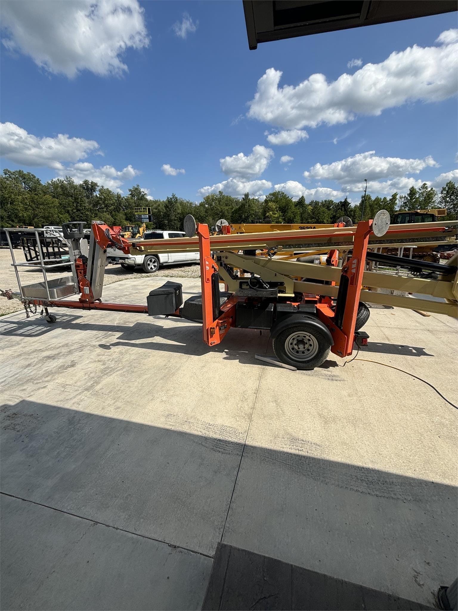 2021 JLG T500J Equipment Image0