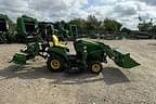 Image of John Deere 1023E equipment image 4