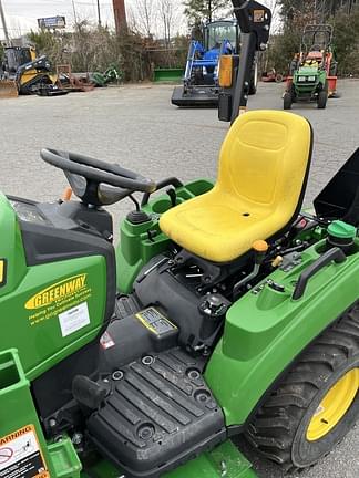 Image of John Deere 1023E equipment image 3