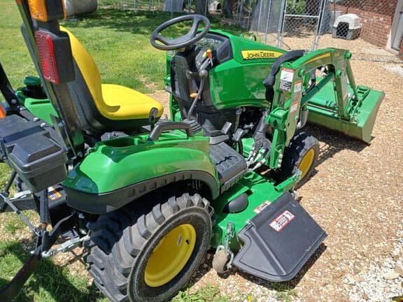 Image of John Deere 1023E equipment image 4