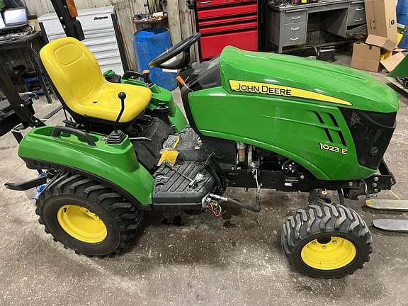 Image of John Deere 1023E Primary Image