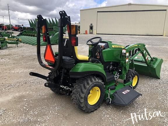 Image of John Deere 1023E equipment image 3
