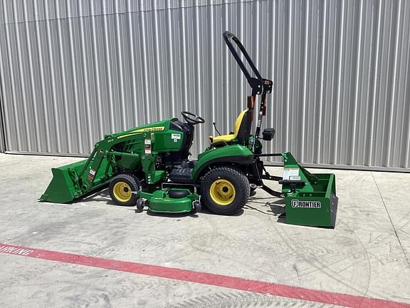Image of John Deere 1023E equipment image 2