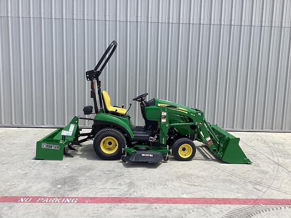 Image of John Deere 1023E equipment image 3