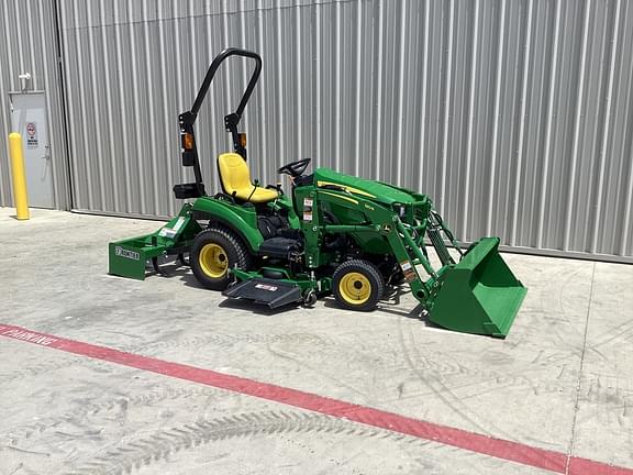 Image of John Deere 1023E equipment image 4