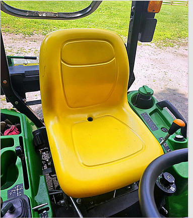 Image of John Deere 1023E equipment image 4