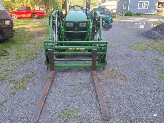 Image of John Deere 1023E equipment image 2