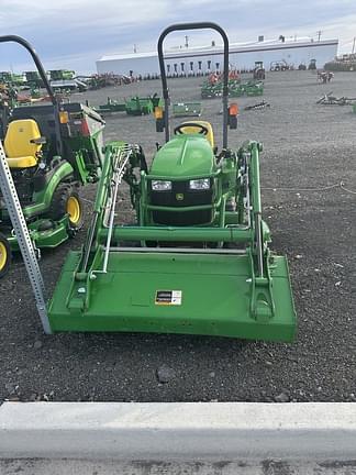 Image of John Deere 1023E equipment image 4