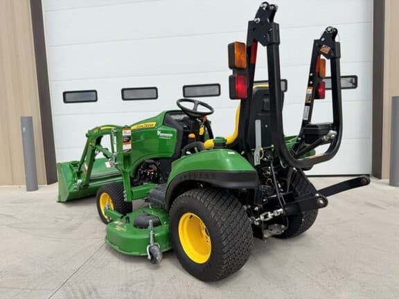 Image of John Deere 1023E equipment image 3