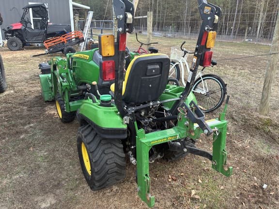 Image of John Deere 1023E equipment image 3