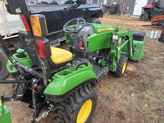 Image of John Deere 1023E equipment image 2
