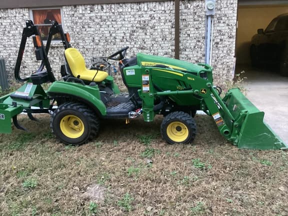 Image of John Deere 1023E equipment image 3