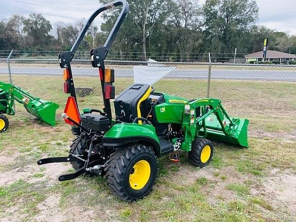 Image of John Deere 1023E equipment image 3