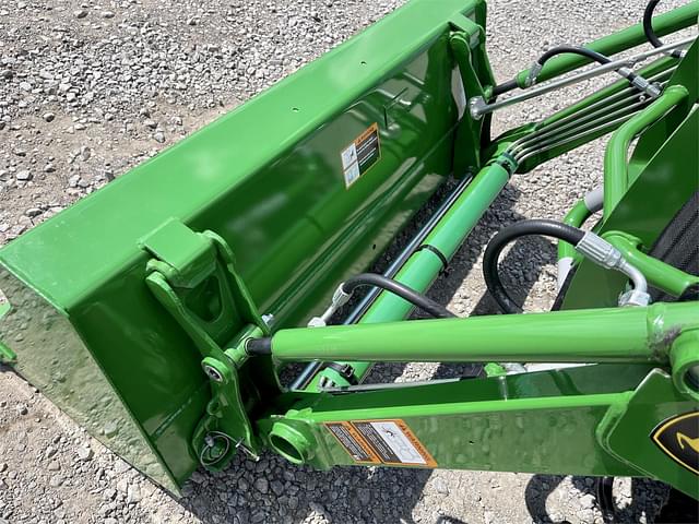 Image of John Deere 1023E equipment image 4