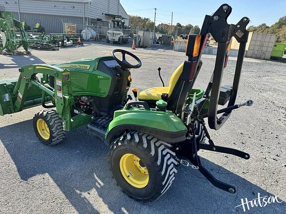 Image of John Deere 1023E equipment image 3