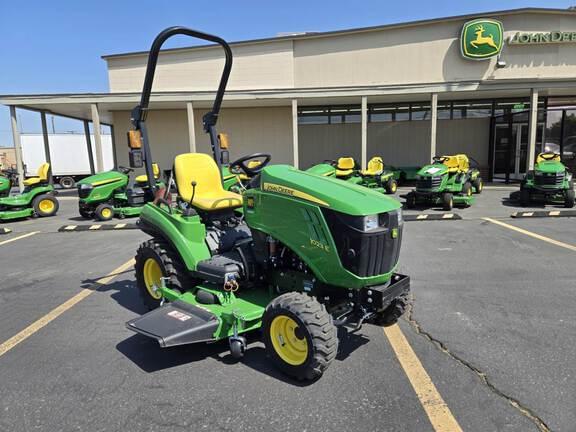 Image of John Deere 1023E equipment image 4