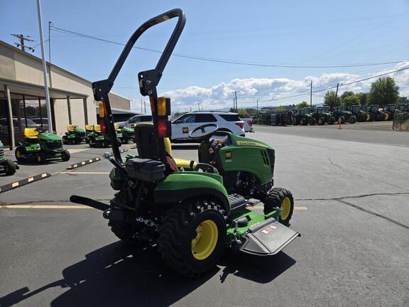 Image of John Deere 1023E equipment image 3