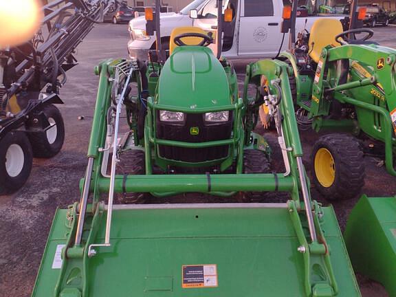 Image of John Deere 1023E equipment image 2