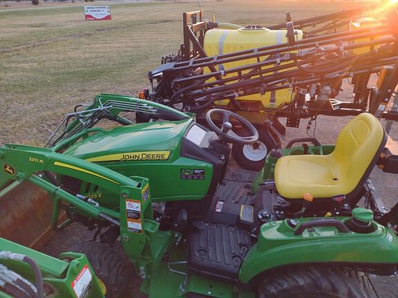 Image of John Deere 1023E equipment image 3