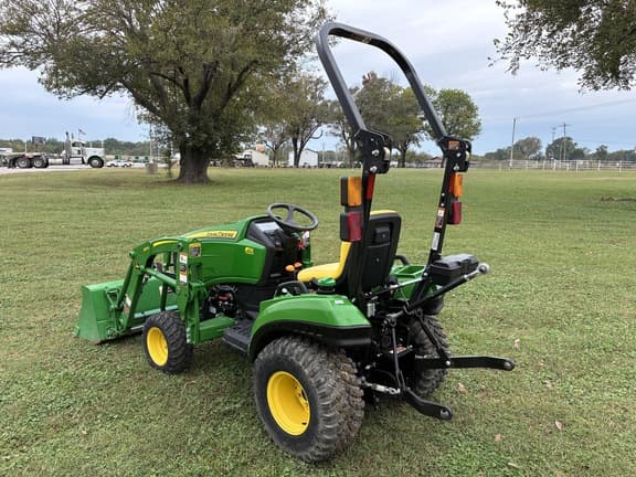 Image of John Deere 1023E equipment image 2