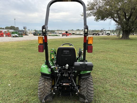 Image of John Deere 1023E equipment image 3