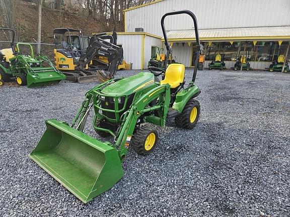 Image of John Deere 1023E equipment image 3