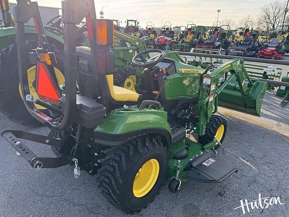 Image of John Deere 1023E equipment image 3