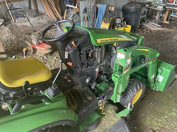 Image of John Deere 1023E equipment image 2
