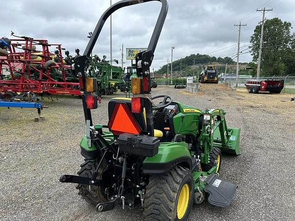 Image of John Deere 1023E equipment image 4