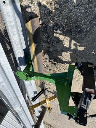 Image of John Deere 1023E equipment image 4