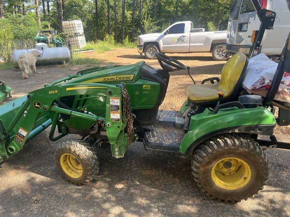 Image of John Deere 1023E equipment image 2