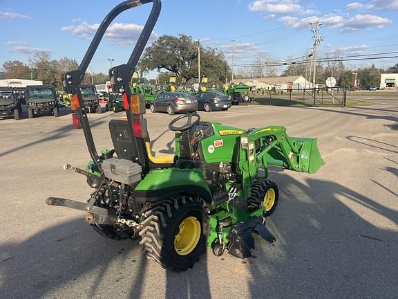 Image of John Deere 1023E equipment image 4