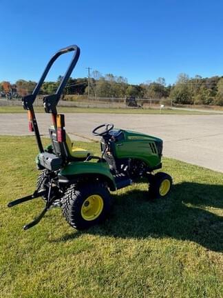Image of John Deere 1023E equipment image 2