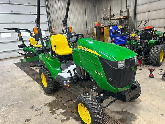 Image of John Deere 1023E equipment image 3