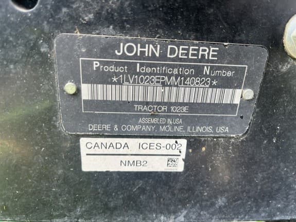 Image of John Deere 1023E equipment image 4