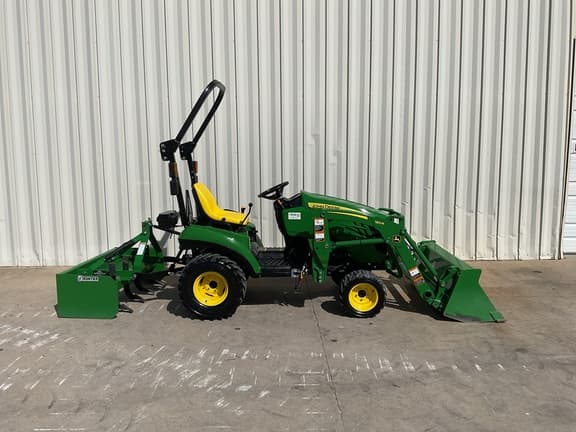 Image of John Deere 1023E equipment image 1