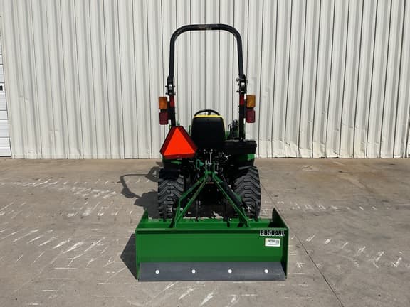 Image of John Deere 1023E equipment image 3
