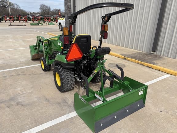 Image of John Deere 1023E equipment image 4