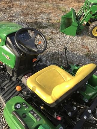 Image of John Deere 1023E equipment image 4