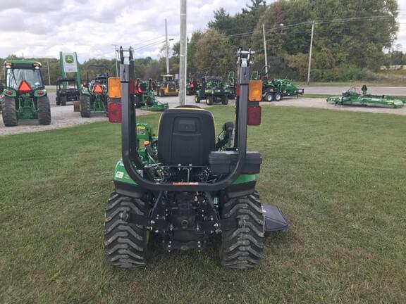 Image of John Deere 1023E equipment image 3