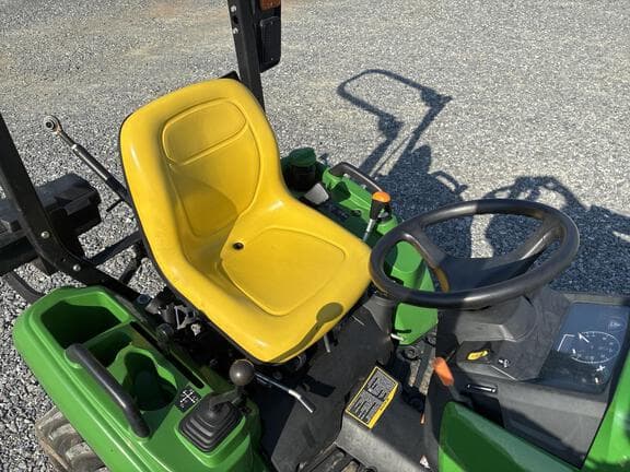 Image of John Deere 1023E equipment image 4