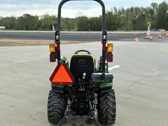 Image of John Deere 1023E equipment image 4